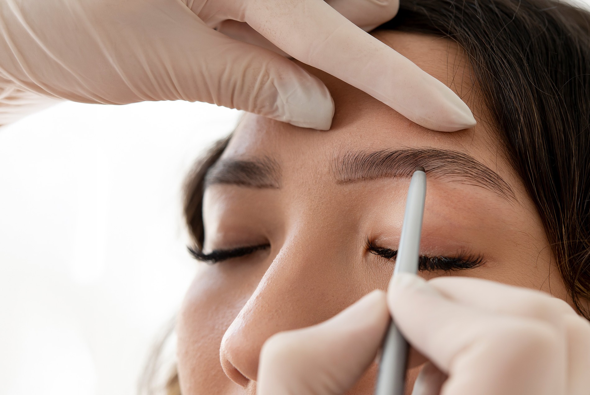 Wimpern und Augenbrauen Kettwig